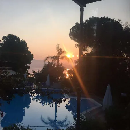 Alexandros Seaside Hotel